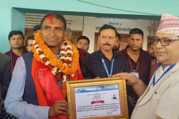 रौतहट–१ः माधव नेपाललाई हराउँदै रास्वपाका चौधरी विजयी